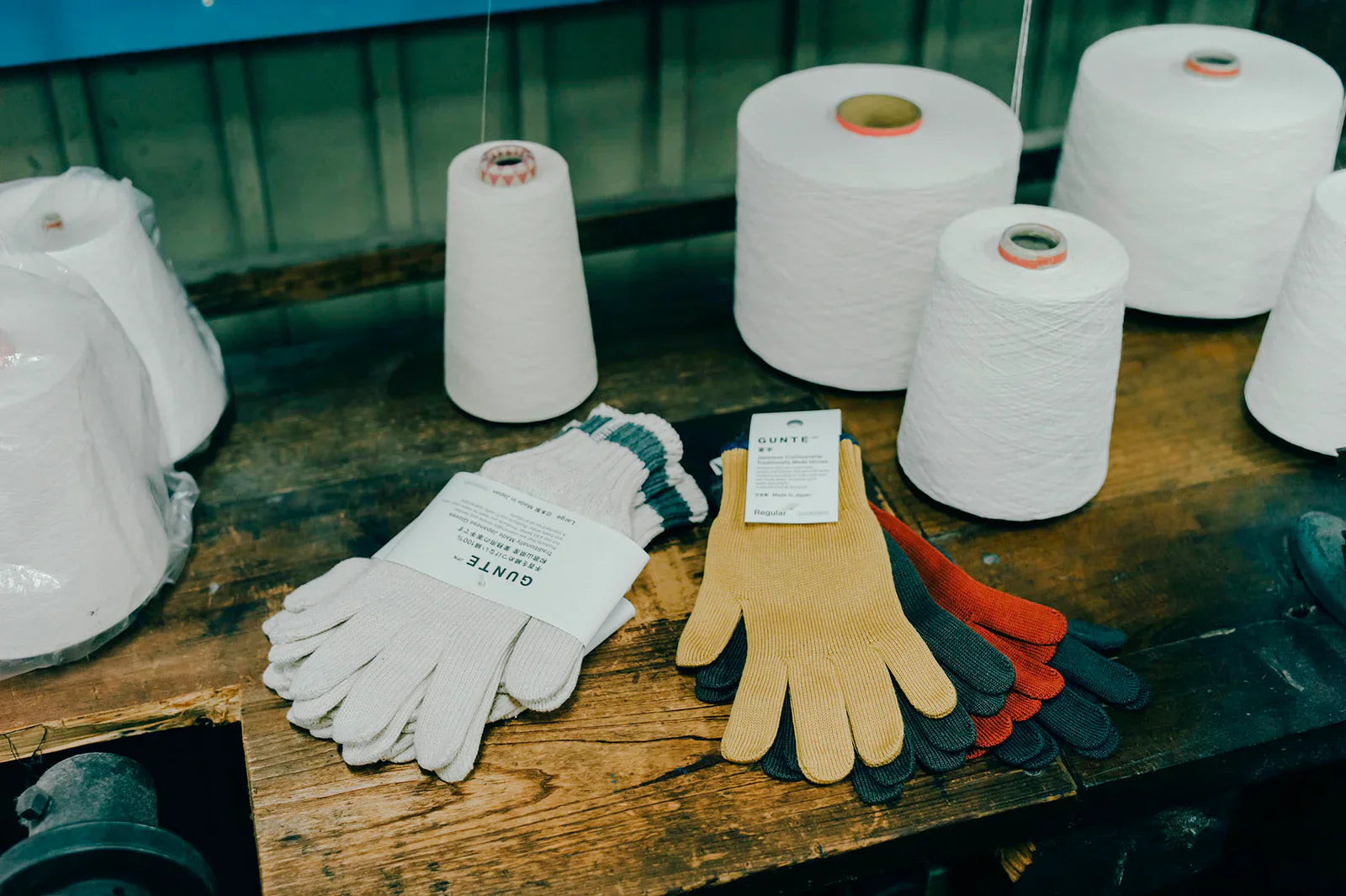 Gloves and boots born from the voices of craftsmen
